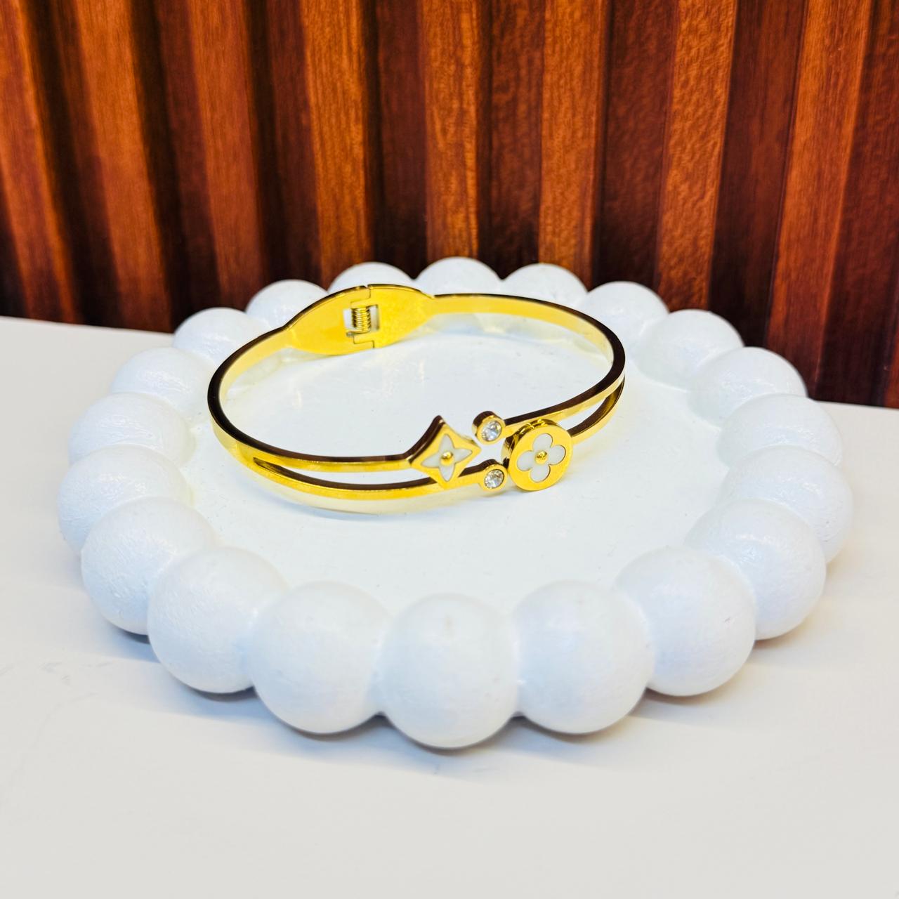 Flower Gold bracelet
