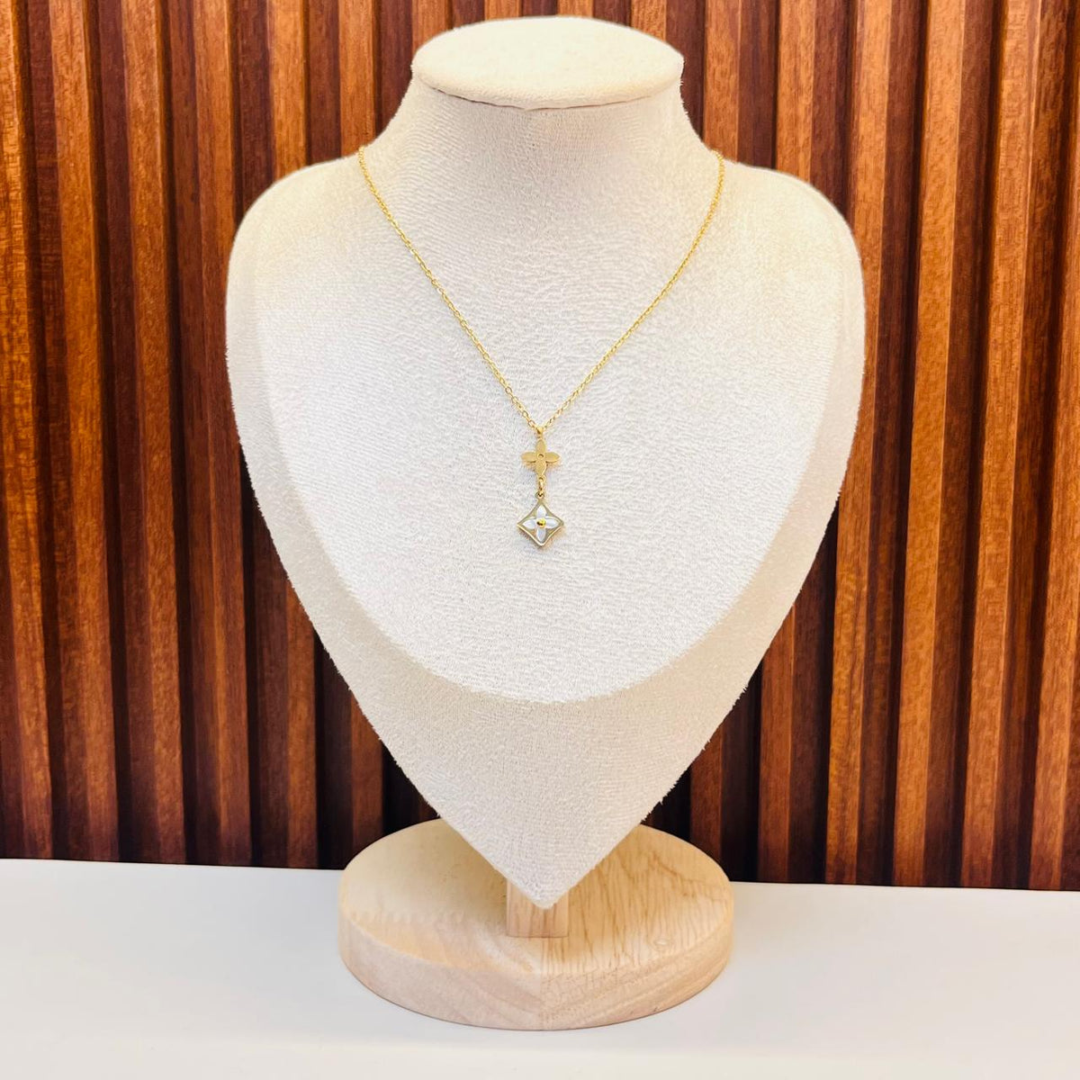 Luxe Glow Necklace