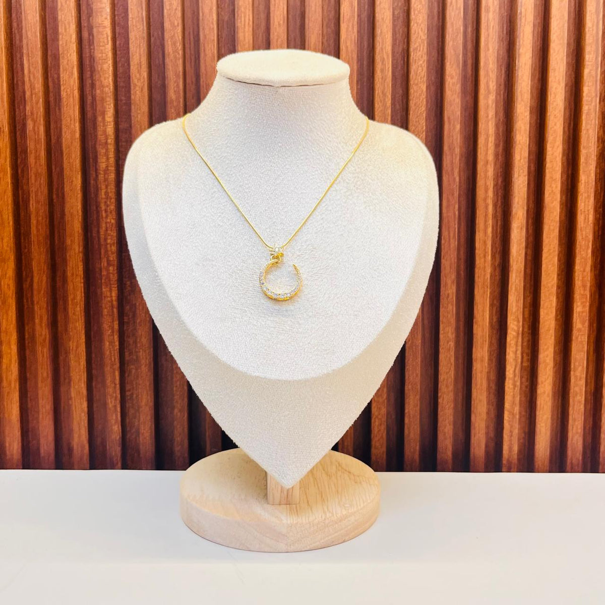 Textured Circular Necklace