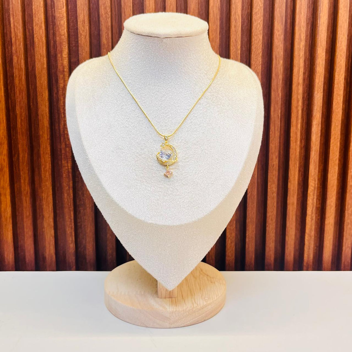 Queen's Crown Necklace