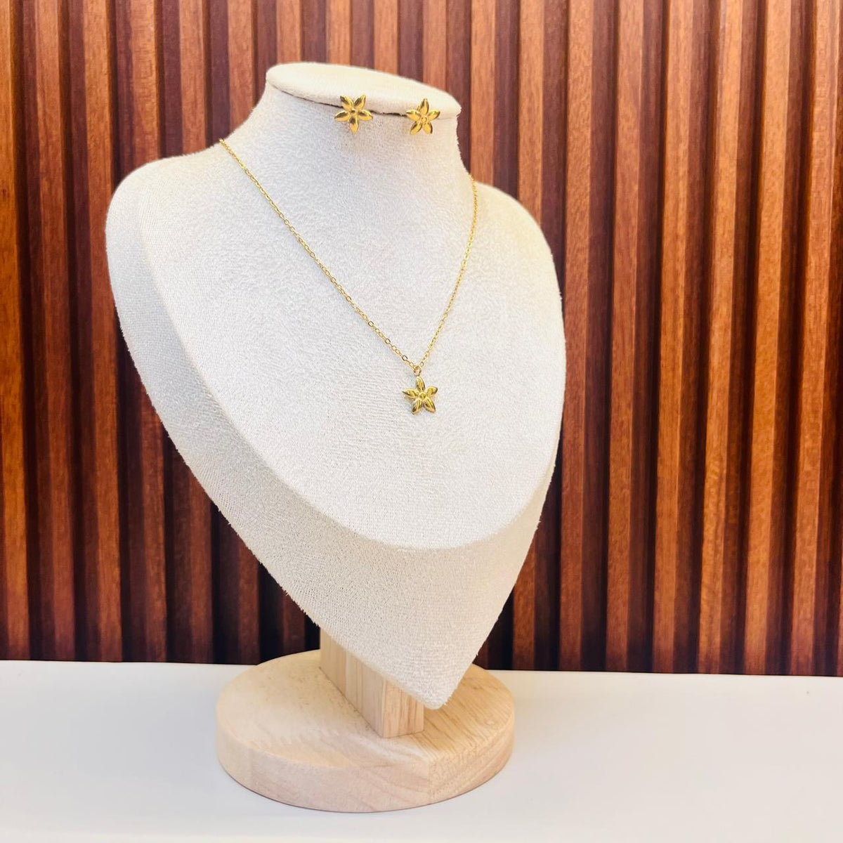 Golden Flower Pendant Set