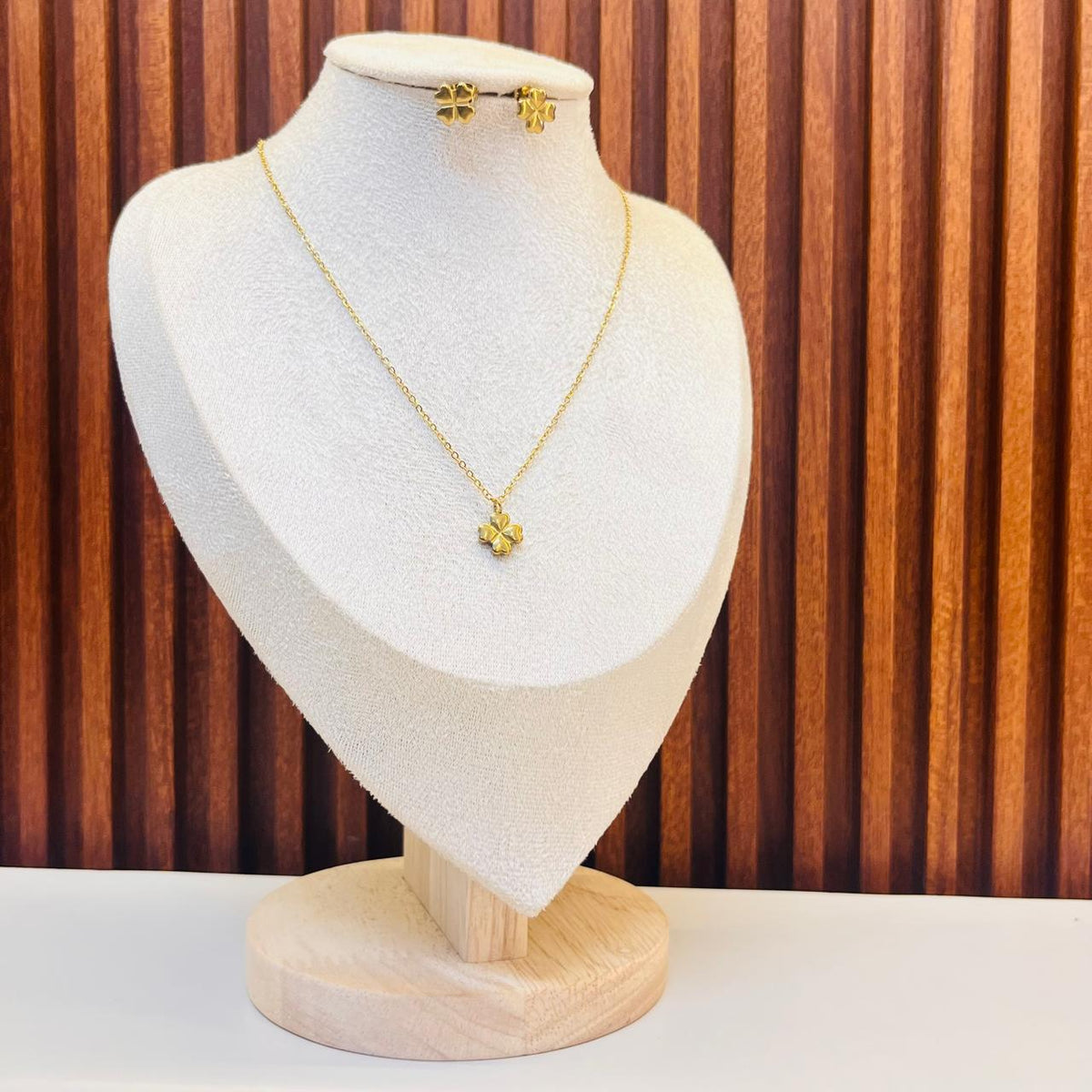 Golden Flower Pendant Set
