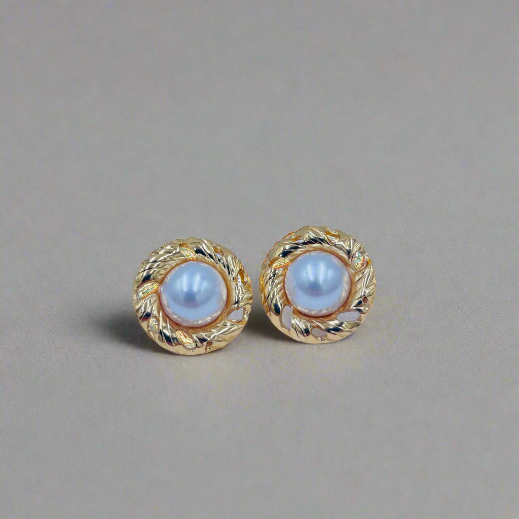 Classic Pearl Glow Studs