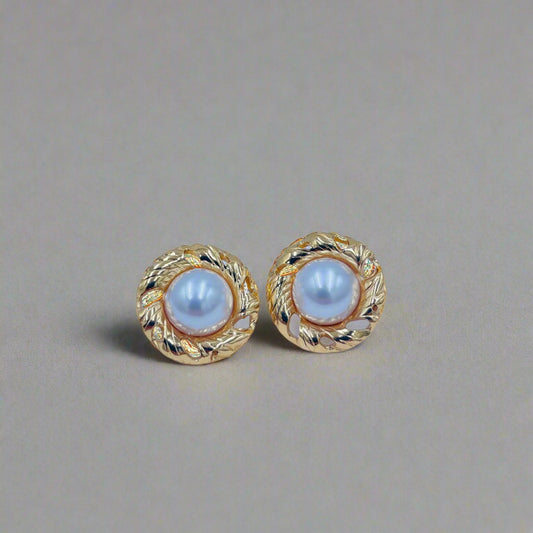Classic Pearl Glow Studs