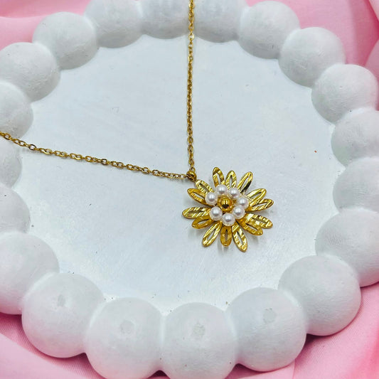 Pearl Flower Neckalce