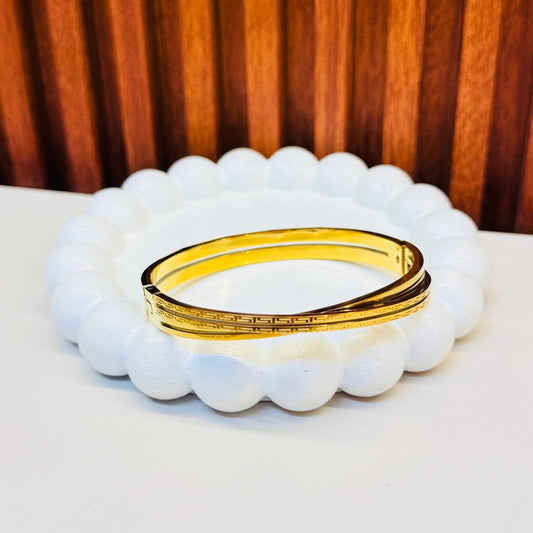 The Eternal Knot Bracelet